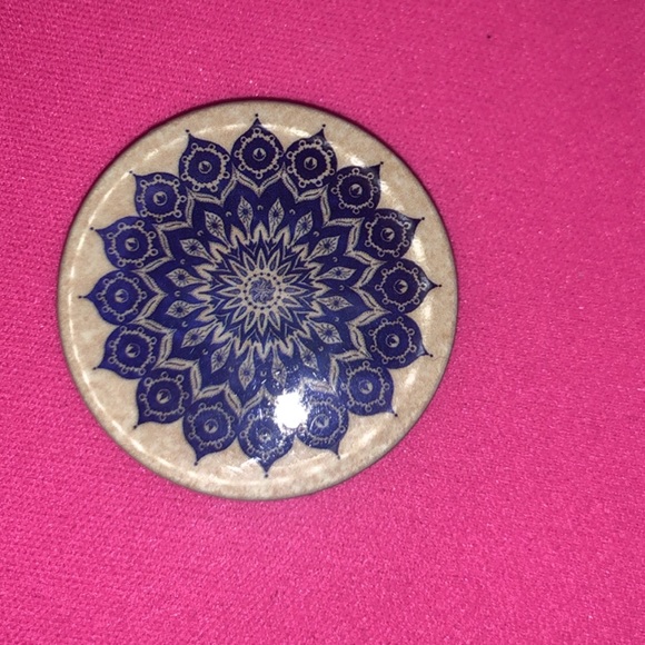 Phone Grips 2 for $7! - Picture 4 of 8